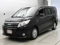 Цена авто Toyota Noah с аукционов Японии, номер кузова ZWR80G, пробег 54 000, оценка 4
