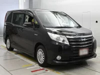 Цена авто Toyota Noah с аукционов Японии, номер кузова ZWR80G, пробег 54 000, оценка 4