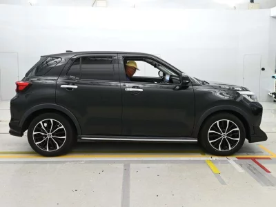 DAIHATSU ROCKY