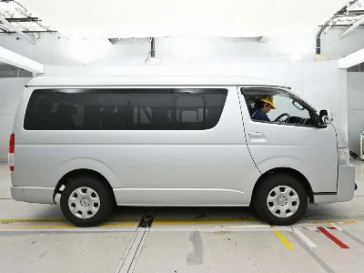 TOYOTA HIACE