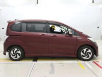 Цена авто Honda Freed с аукционов Японии, номер кузова GP3, пробег 83 000, оценка 8