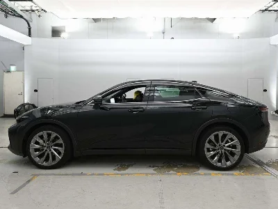 TOYOTA CROWN CROSSOVER