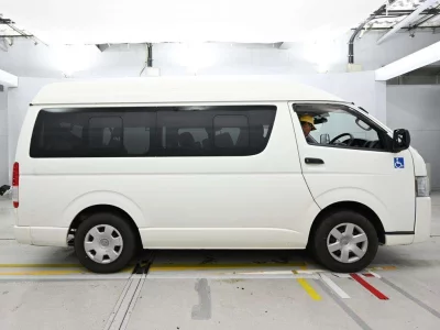 TOYOTA HIACE VAN