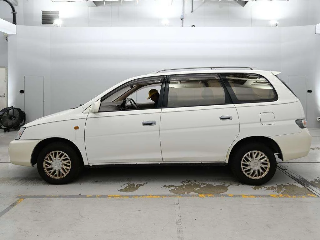 Toyota GAYA  с аукциона в Японии