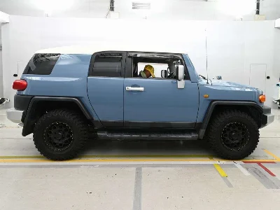 TOYOTA FJ CRUISER