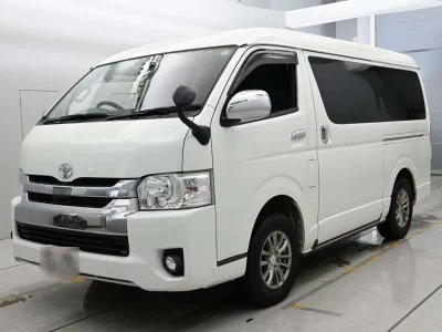 TOYOTA HIACE