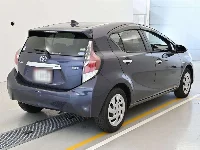 Цена авто Toyota Aqua с аукционов Японии, номер кузова NHP10, пробег 96 000, оценка 2