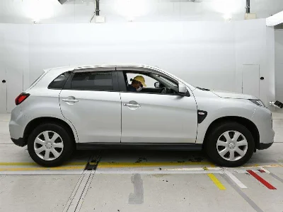MITSUBISHI RVR