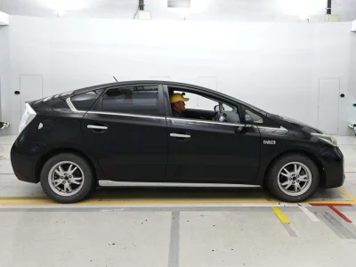 TOYOTA PRIUS PHV
