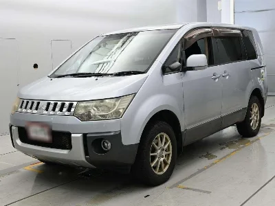 MITSUBISHI DELICA D5