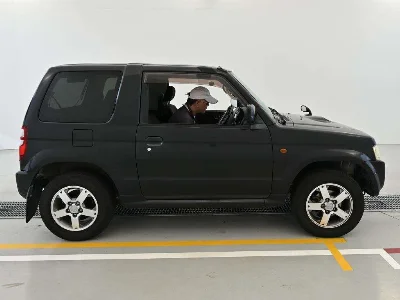 MITSUBISHI PAJERO MINI