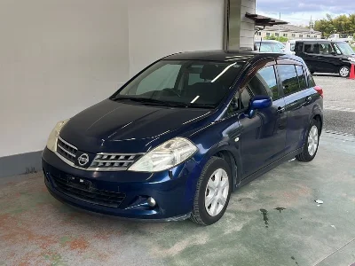 NISSAN TIIDA