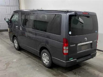 TOYOTA HIACE VAN