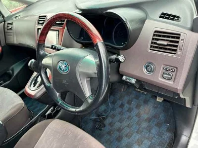 TOYOTA MARK X ZIO