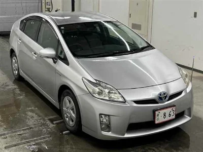 TOYOTA PRIUS