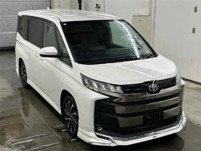 TOYOTA NOAH