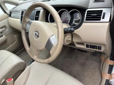 NISSAN TIIDA