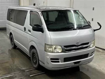 TOYOTA HIACE VAN