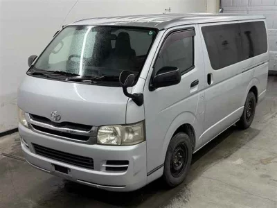 TOYOTA HIACE VAN