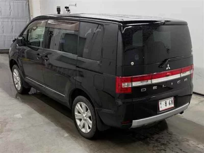 MITSUBISHI DELICA D5