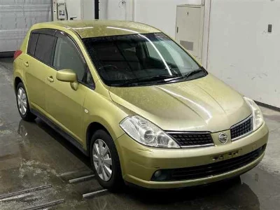 NISSAN TIIDA