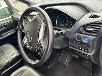 Цена авто Toyota Voxy с аукционов Японии, номер кузова ZWR80G, пробег 102 000, оценка 8