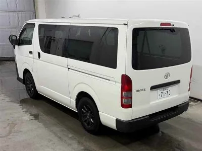 TOYOTA HIACE VAN