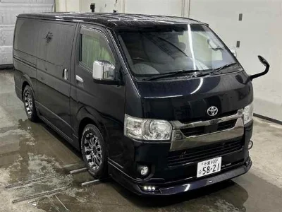 TOYOTA HIACE VAN