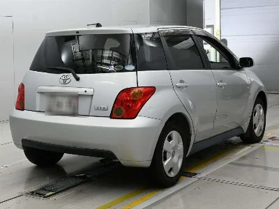 TOYOTA IST