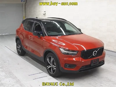 VOLVO XC40