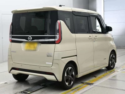 NISSAN ROOX