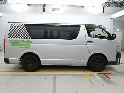 TOYOTA REGIUS VAN