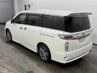 Цена авто Nissan Elgrand с аукционов Японии, номер кузова PNE52, пробег 78 000, оценка 2
