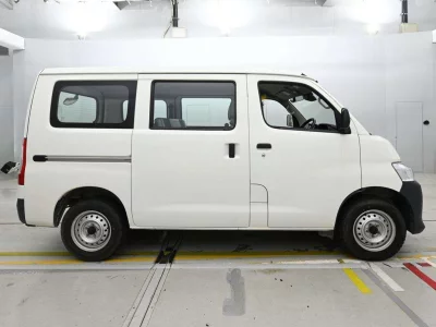 TOYOTA TOWN ACE VAN