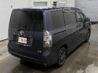 Цена авто Toyota Voxy с аукционов Японии, номер кузова ZRR70G, пробег 147 000, оценка 6