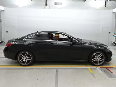 MERCEDES BENZ E CLASS
