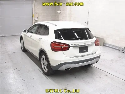 MERCEDES BENZ GLA