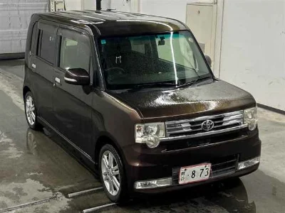TOYOTA PIXIS SPACE
