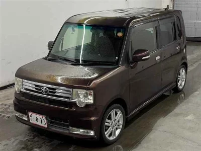 TOYOTA PIXIS SPACE