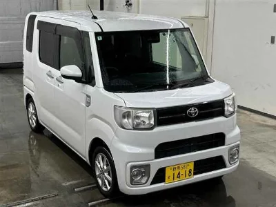 TOYOTA PIXIS MEGA