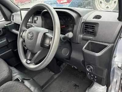 TOYOTA PIXIS VAN
