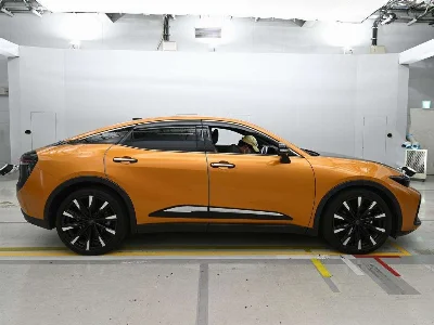 TOYOTA CROWN CROSSOVER