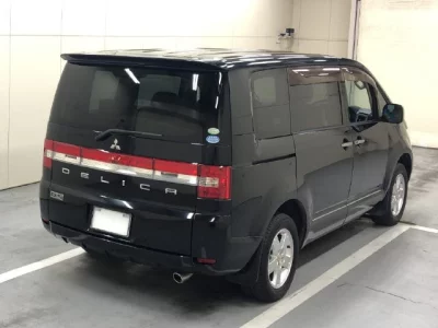 Mitsubishi Delica D:5