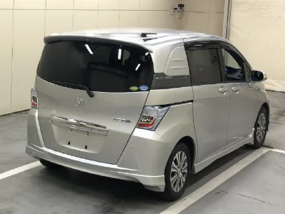 HONDA FREED SPIKE