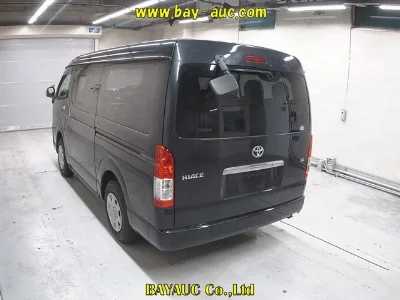 TOYOTA HIACE