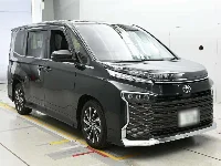 Цена авто Toyota Voxy с аукционов Японии, номер кузова ZWR90W, пробег 13 000, оценка 3
