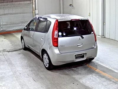 MITSUBISHI COLT