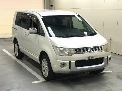 MITSUBISHI DELICA D5