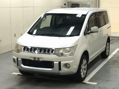 MITSUBISHI DELICA D5