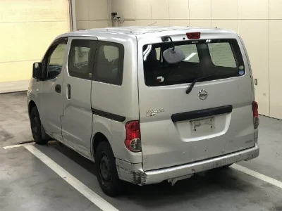 NISSAN NV200